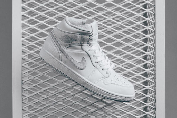Giày Nike Air Jordan 1 Mid 'White Pure Platinum Swoosh' 554724-108 - Ảnh 8