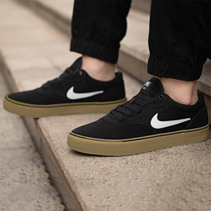 Giay Nike SB Chron 2 'Black Gum' DM3493-002