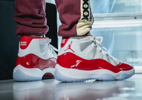 Giày Nike Air Jordan 11 Retro 'Cherry' CT8012-116 - Ảnh 9