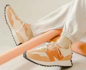 Alternative view of Giày New Balance 327 Macadamia Nut MS327WC