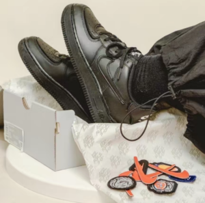 Alternative view of Giày Nike Air Force 'Black Metallic Silver' DB1856-001