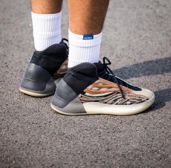 Giay Adidas Yeezy Quantum 'Flash Orange' GW5314