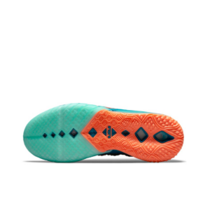 Giay Nike LeBron 18 'We Are Family' CQ9283-300