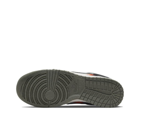 Giày Nike Dunk Low 'Black Graffiti Red' DM0108-001 - Ảnh 8