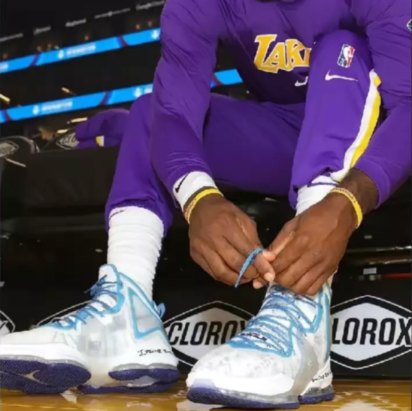 Giày Nike Space Jam x LeBron 19 EP 'Sweatsuit' DC9342-100 - Ảnh 2