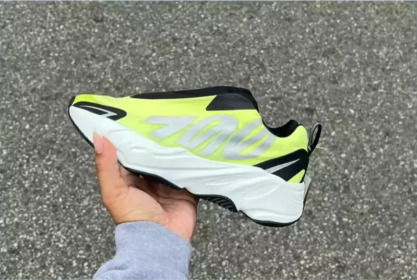 Giày Adidas Yeezy Boost 700 MNVN Laceless 'Phosphor' GY2055 - Ảnh 8