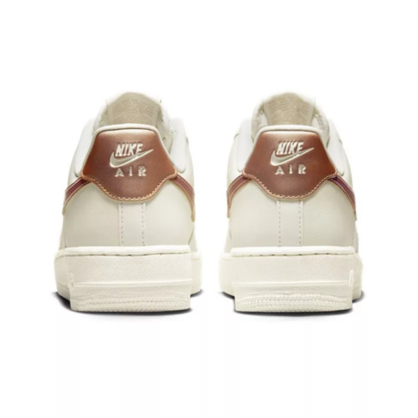 Giày Nike Wmns Air Force 1 '07 Sail Metallic 'Red Bronze' DD8959-109 - Ảnh 9