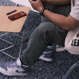 Giay Nike Air Jordan 1 Retro High OG 'White Stealth' 555088-037