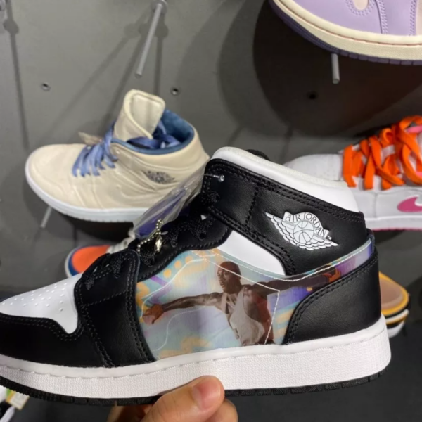 Giày Nike Air Jordan 1 Mid Wmns 'Hologram' DR9495-001 - Ảnh 6