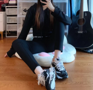 Alternative view of Giày Skechers D'Lites 1.0 'Black' 12241-BKW