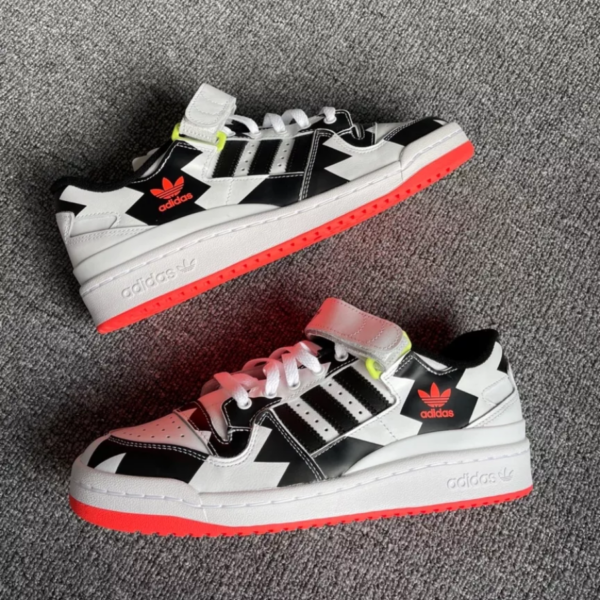 Giày Adidas Trae Young x Adidas Forum Low ‘So So Def’ GX6128 - Ảnh 3