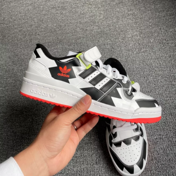 Giày Adidas Trae Young x Adidas Forum Low ‘So So Def’ GX6128 - Ảnh 2