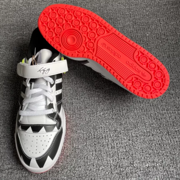 Giày Adidas Trae Young x Adidas Forum Low ‘So So Def’ GX6128 - Ảnh 4