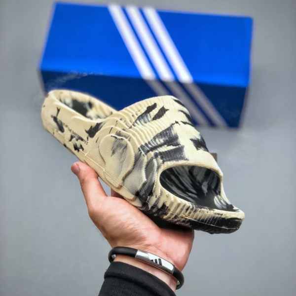 Dép Adidas Adilette 22 'Carbon Aluminum' GX6947 - Ảnh 7
