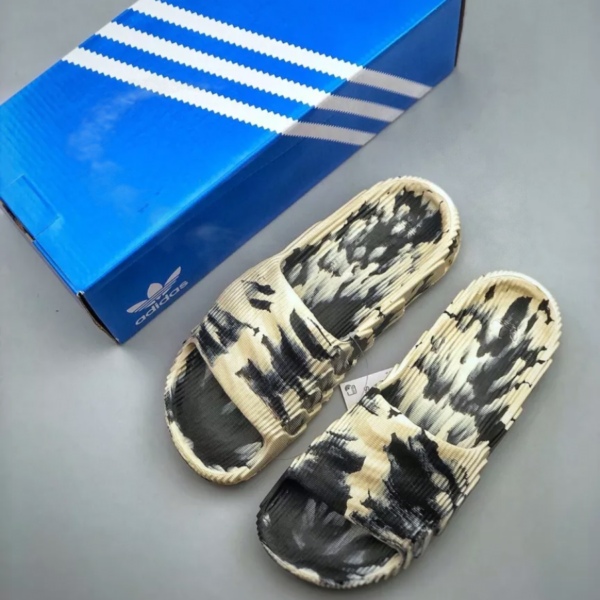 Dép Adidas Adilette 22 'Carbon Aluminum' GX6947 - Ảnh 8