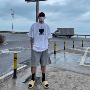 Alternative view of Dép Adidas Yeezy Slides 'Desert Sand' FW6344