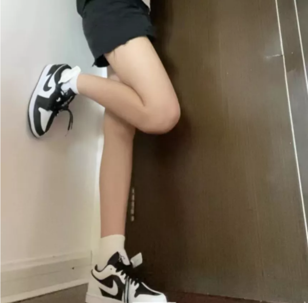 Giày Nike Wmns Air Jordan 1 Low SE Homage 'White Black' DR0502-101 - Ảnh 3