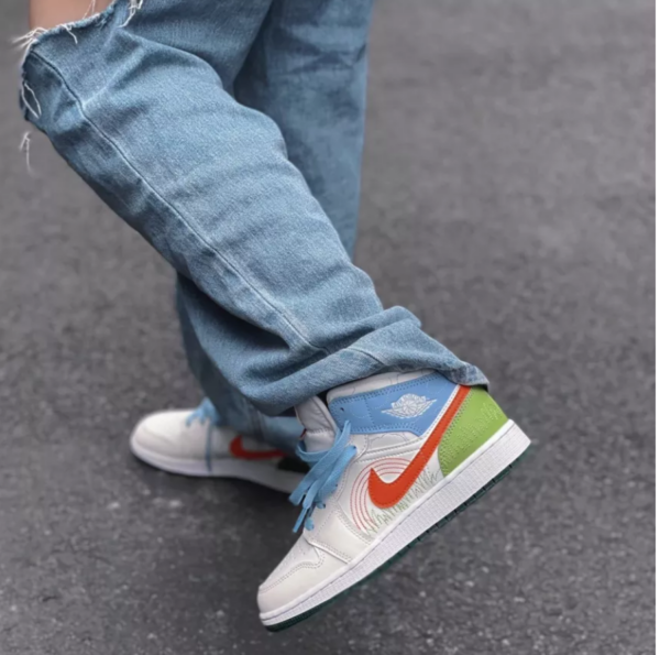 Giay Nike Air Jordan 1 Mid Stitch 'White Green Black' DX2462-100