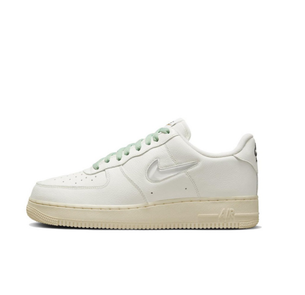 Giay Nike Air Force 1 Low Bijou 'Gold' DO9785-100