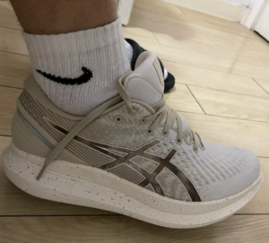 Alternative view of Giày Asics Glideride 2 'Beige' 1011B159-101