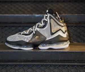 Giay Nike Lebron 19 'Royalty' DC9340-100