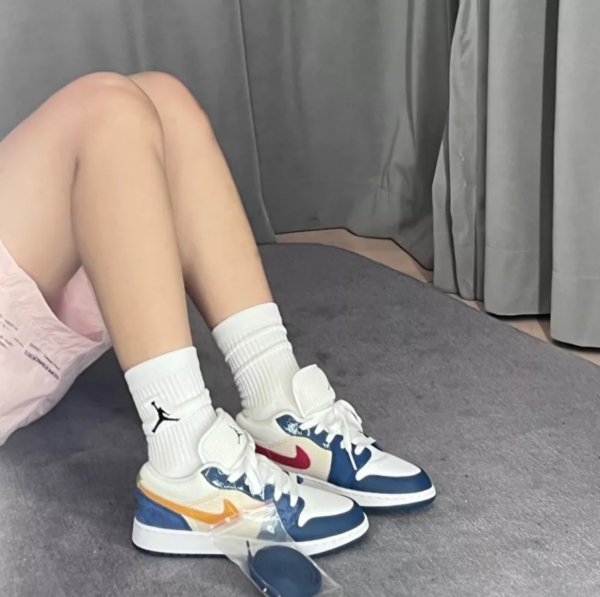 Giày Nike Air Jordan 1 GS Low SE 'Blue Chutney White' DR6960-400 - Ảnh 3