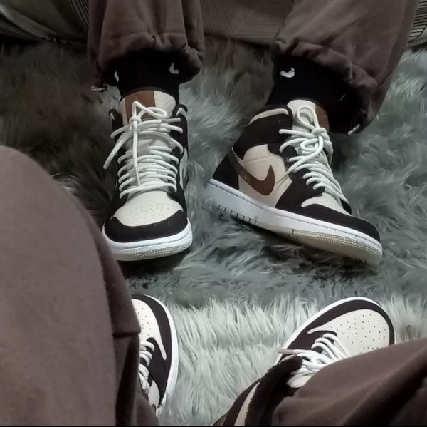 Giày Nike Air Jordan 1 Mid 'Cream Dark Chocolate' DO6699-200 - Ảnh 5