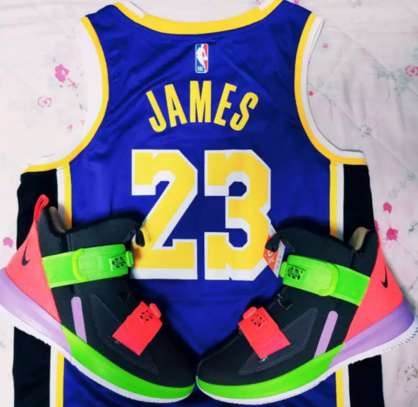 Giày Nike LeBron Solder 13 'Grey Red' AR4228-002 - Ảnh 4