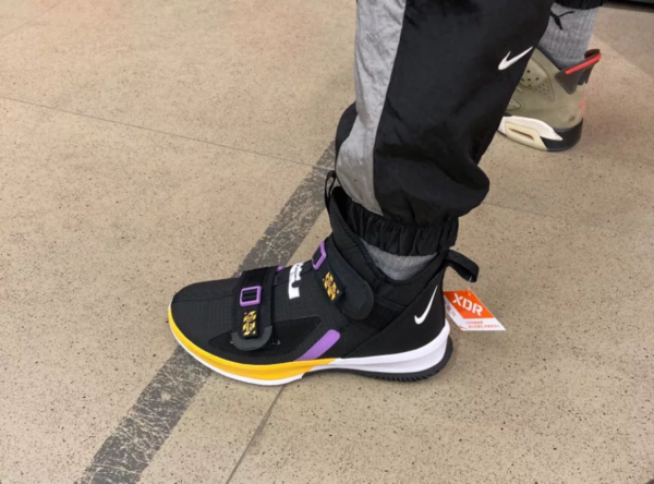 Giày Nike LeBron Soldier 13 'Black Yellow' AR4228-004 - Ảnh 6