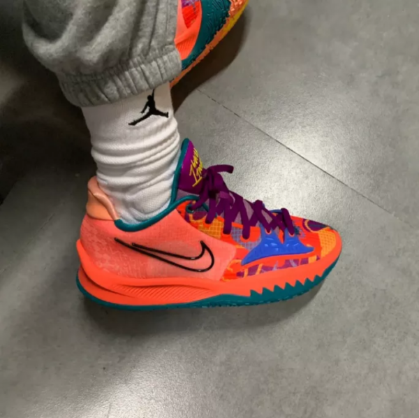 Giày Nike Kyrie Low 4 EP '1 World 1 People' CZ0105-600 - Ảnh 4