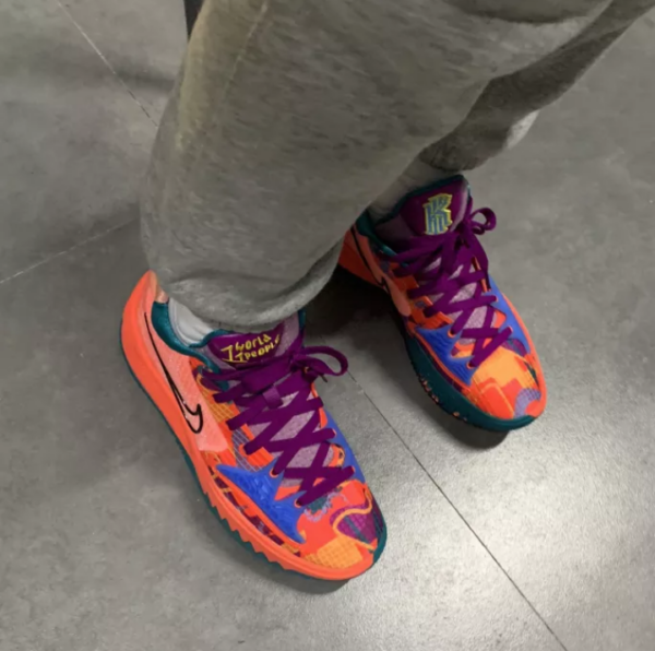 Giày Nike Kyrie Low 4 EP '1 World 1 People' CZ0105-600 - Ảnh 3