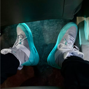 Alternative view of Giày Nike Wmns Air Jordan 3 Retro Explorer 'Tropical Twist' BQ8463-003