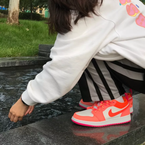 Giày Nike Air Jordan 1 Low Utility GS 'Pink' DJ0530-801 - Ảnh 2