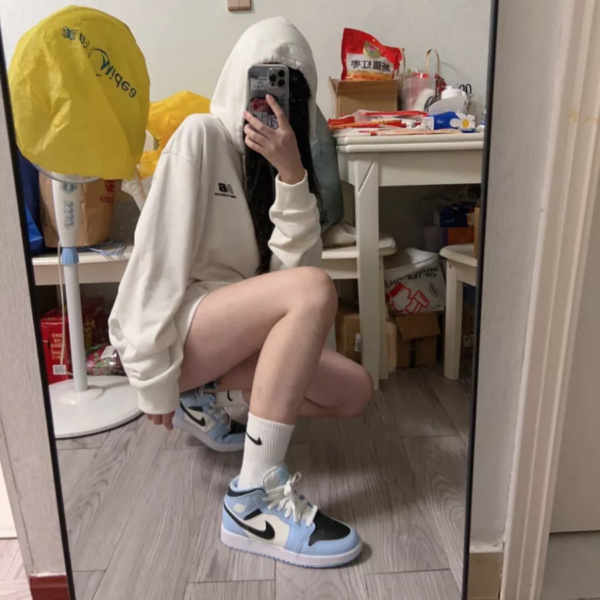 Giày Nike Air Jordan 1 Mid GS 'Ice Blue' 555112-401 - Ảnh 4