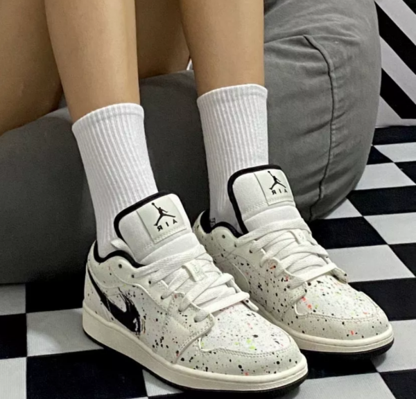 Giày Nike Air Jordan 1 Low 'Brushstroke Swoosh Paint Splatter' DM3528-100 - Ảnh 5