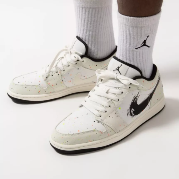 Giày Nike Air Jordan 1 Low 'Brushstroke Swoosh Paint Splatter' DM3528-100 - Ảnh 6
