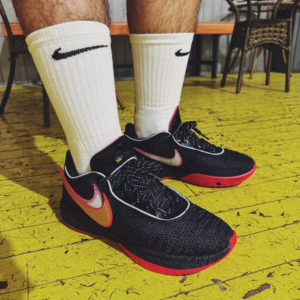 Alternative view of Giày Nike LeBron 20 EP 'Trinity' DJ5422-001