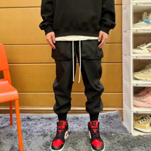 Alternative view of Giày Nike Air Jordan 1 Mid 'Bred Toe' 554724-079