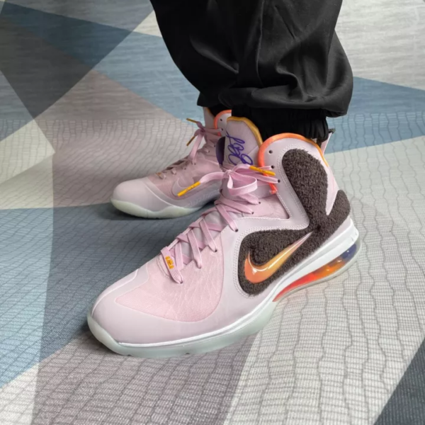 Giày Nike LeBron 9 'Regal Pink and Velvet Brown' DJ3908-600 - Ảnh 3