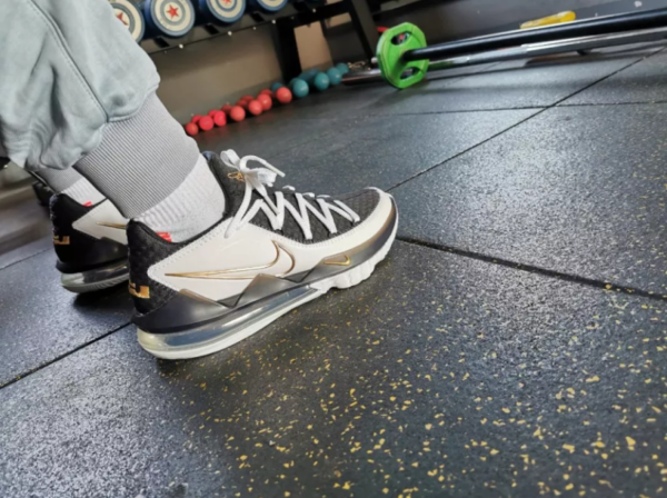 Giày Nike LeBron 17 Low 'Metallic Gold' CD5007-101 - Ảnh 2