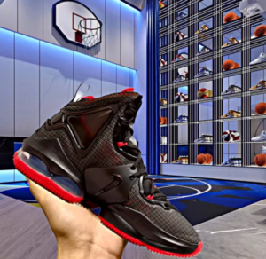 Giay Nike Lebron 19 “Bred” DD0418-011