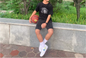 Alternative view of Giày Nike Air Max 1 SE 'Jewel Swoosh' AO1021-101