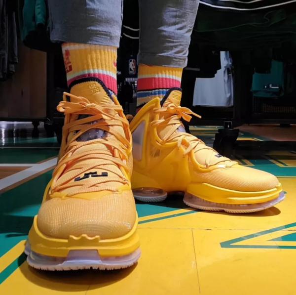 Giày Nike LeBron 19 Hard Hat 'Yellow' CZ0203-700 - Ảnh 2