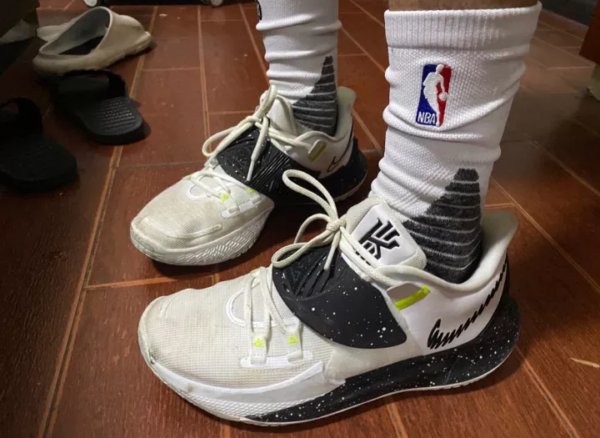 Giày Nike Kyrie Low 3 Team 'White Black' CW6228-101 - Ảnh 6