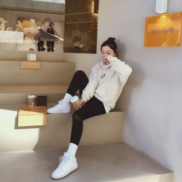 Giày Nike Air Jordan 1 Mid 'Triple White' 554725-130 - Ảnh 2