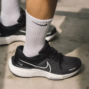 Giay Nike ZoomX Invincible Run Flyknit 2 'Black' DH5425-001