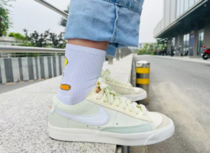 Alternative view of Giày Nike Wmns Blazer Low 77 'Green Ivory' DM7186-011