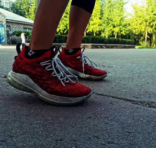 Giày Nike LeBron 15 Low EP 'University Red' AO1756-600 - Ảnh 4