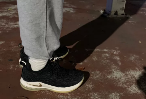 Giày Nike LeBron 15 Low 'Metallic Gold' AO1756-001 - Ảnh 7