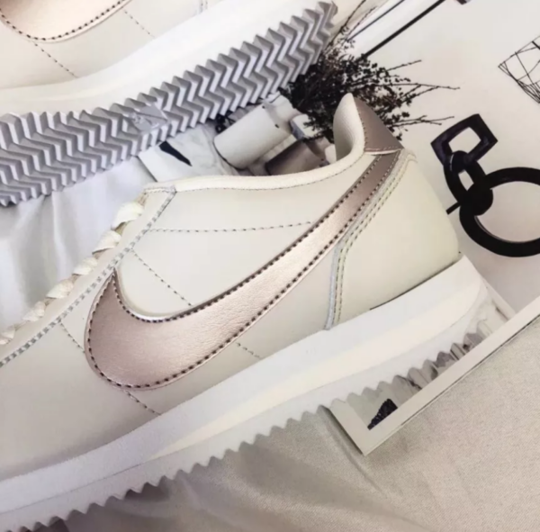 Giày Nike Cortez Basic SL GS 'Phantom Metallic Red Bronze' AH7528-002 - Ảnh 5